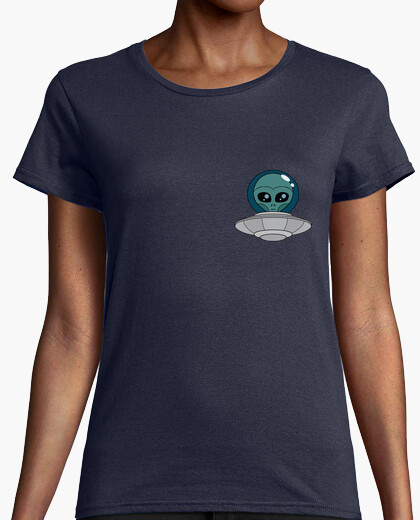 Camisetas de aliens en el costado de la camiseta